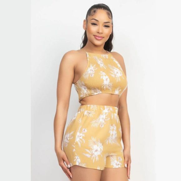 Floral Smocked Halter Crop Top and Shorts Set - Vacation Apparel - Summer Set - Picture 5 of 6